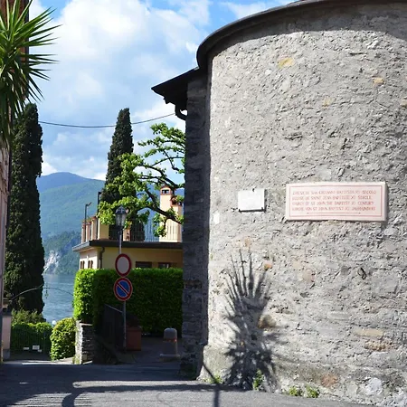 Big Romantic Lake View & Terrace Apartment Lecco