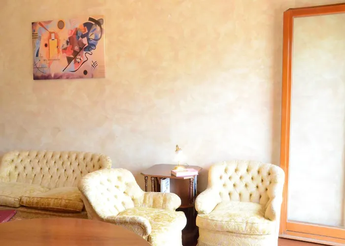 Big Romantic Lake View & Terrace ليكو