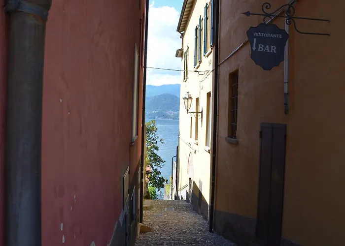 Big Romantic Lake View & Terrace ليكو