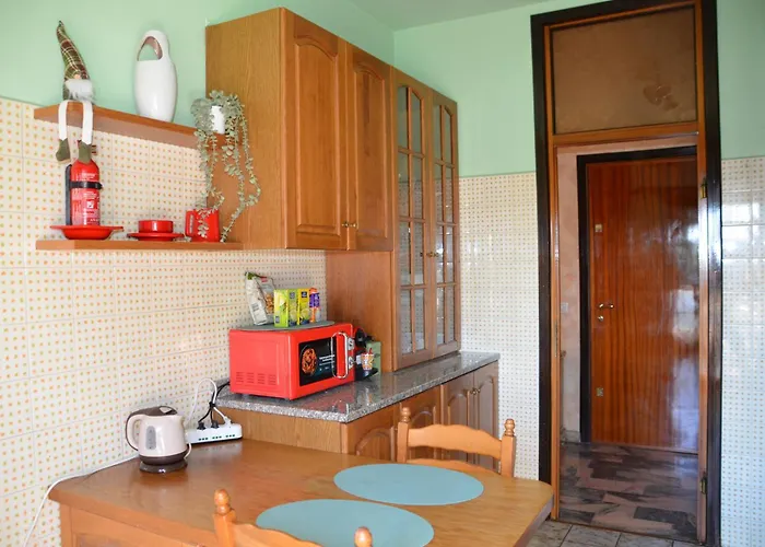Big Romantic Lake View & Terrace Apartment