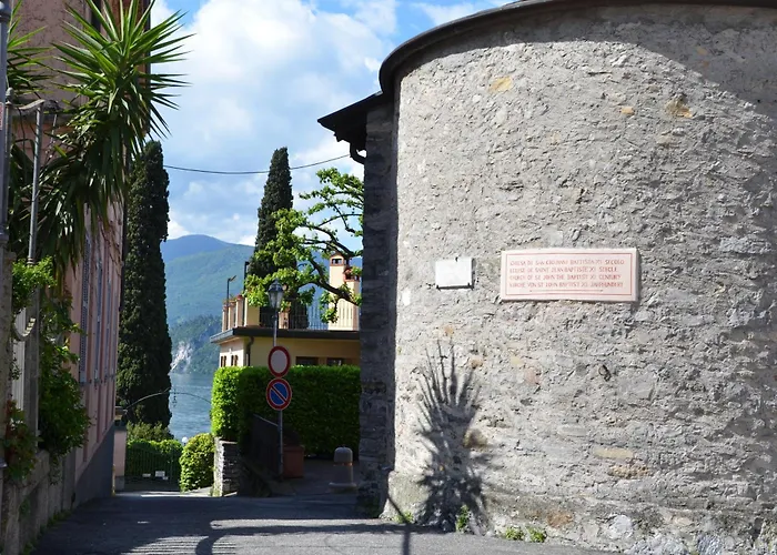 Big Romantic Lake View & Terrace Apartment Lecco